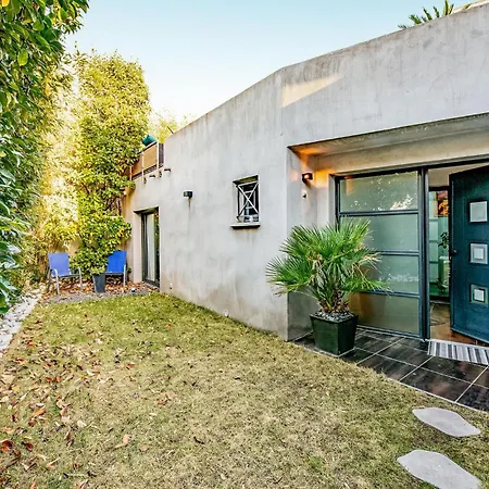 Gorgeous In With Kitchen Holiday home *
