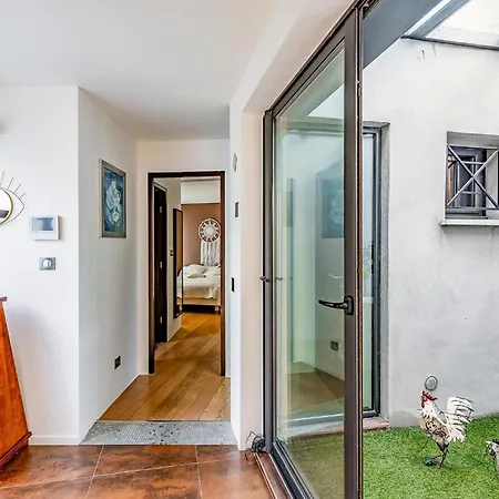 Gorgeous In With Kitchen Holiday home *